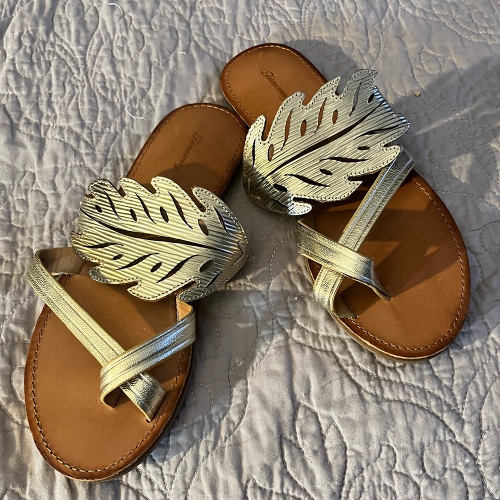 Women's Metallic Leaf Leather Slide Sandals - Silver